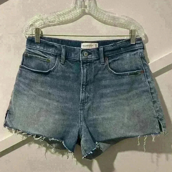 Abercrombie & Fitch Mom Hight Rise Denim  Pride Sequin Heart Shorts Size 30/10 - Picture 13 of 13